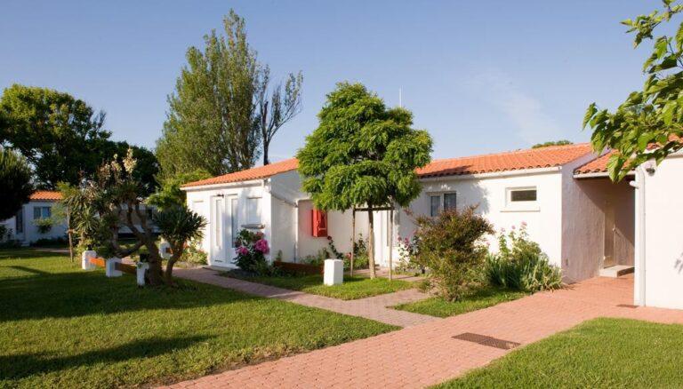 logis-hotel-l-hermitage-1lieu1salle-agence.jpg