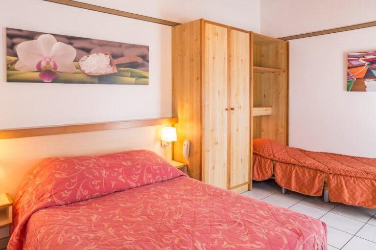 logis-hotel-l-hermitage-1lieu1salle-events.jpg