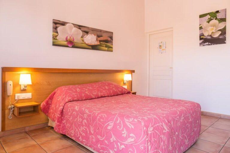 logis-hotel-l-hermitage-1lieu1salle-reunion.jpg