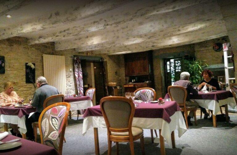 logis-hotel-la-bergerie-1lieu1salle-salle-booking.jpg