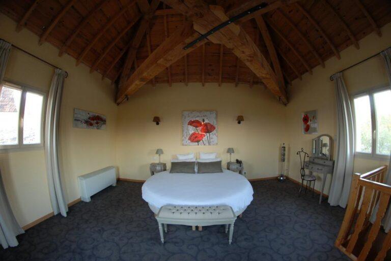 logis-hotel-le-belvedere-1lieu1salle-congres.jpg