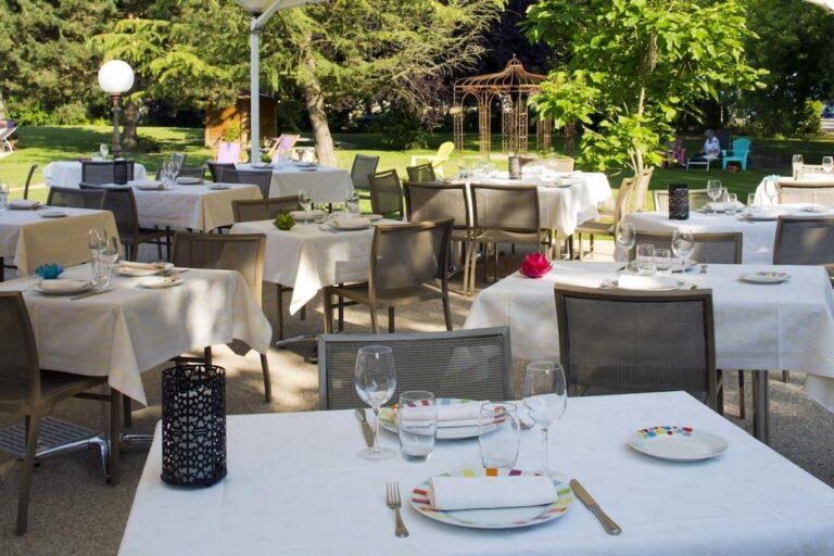logis-hotel-le-dracy-1lieu1salle-salle-reunion.jpg