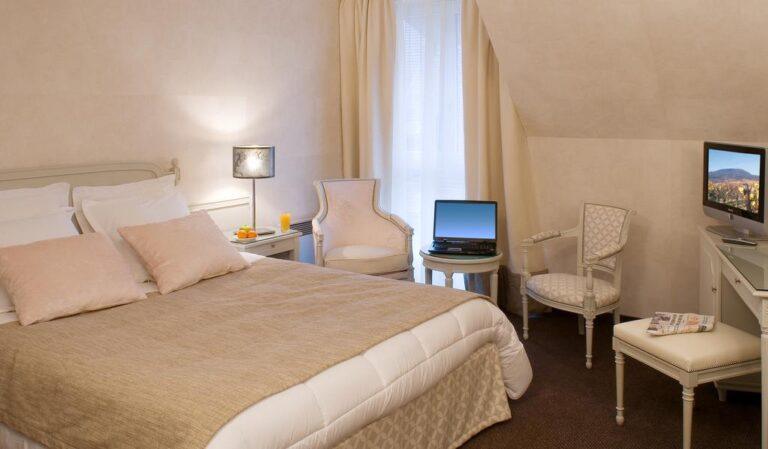 logis-hotel-le-parc-1lieu1salle-agences.jpg