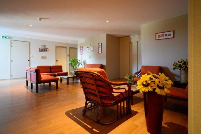 logis-hotel-le-sainte-mere-1lieu1salle-evenement.jpg