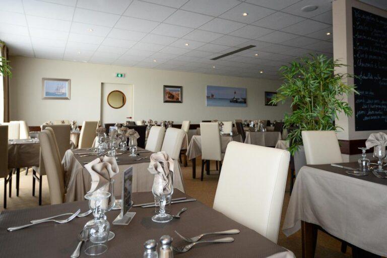 logis-hotel-le-sainte-mere-1lieu1salle-salle-seminaire.jpg
