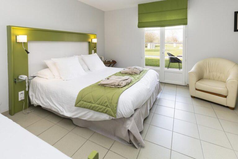 logis-hotel-les-saules-1lieu1salle-reunion.jpg