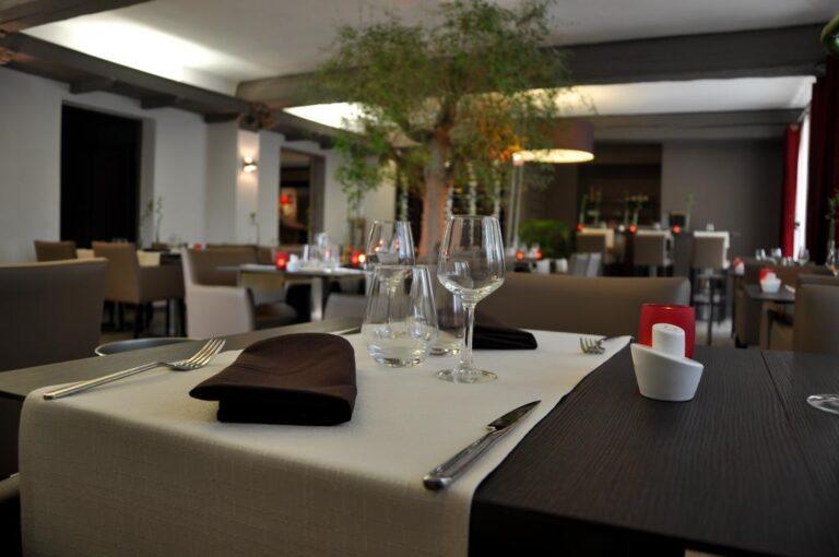 logis-l-etape-1lieu1salle-meeting.jpg