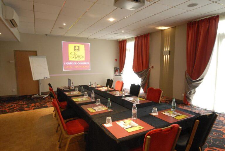 logis-l-oree-de-chartres-1lieu1salle-salle-convention.jpg