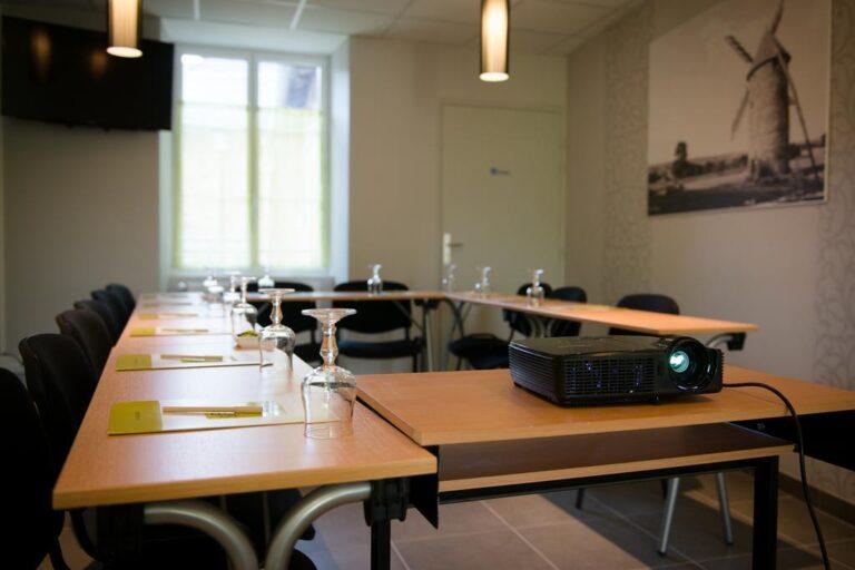 logis-la-croix-verte-1lieu1salle-salle-conference.jpg