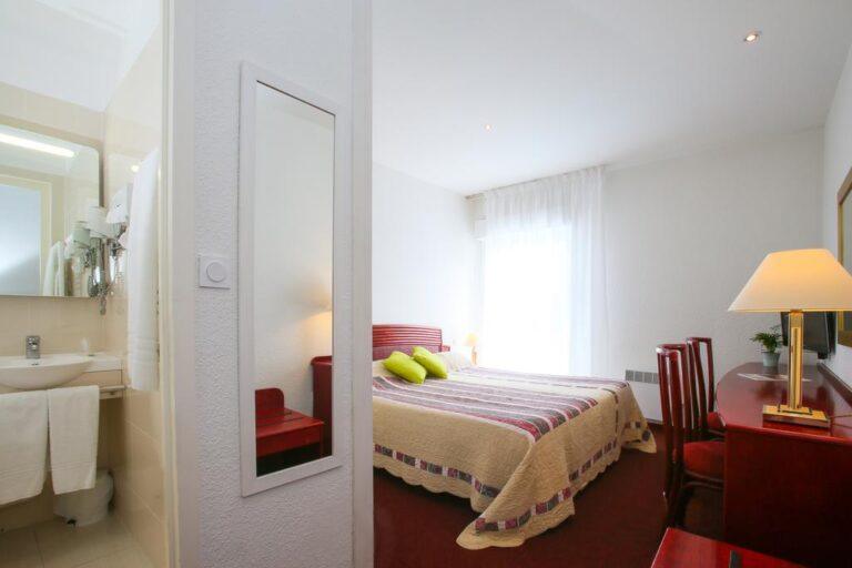 logis-la-forestiere-1lieu1salle-booking.jpg