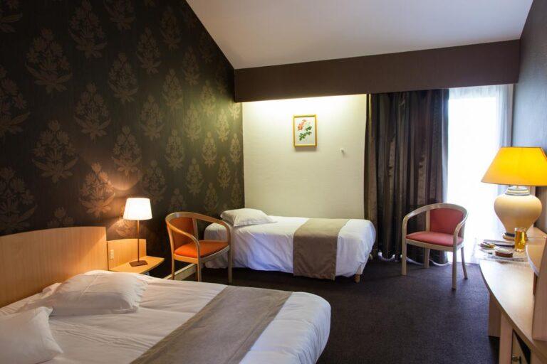 logis-le-relais-fleuri-1lieu1salle-convention.jpg