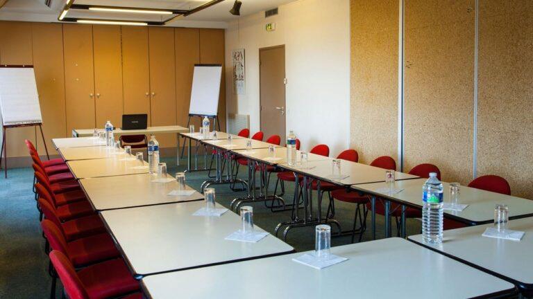 logis-le-relais-fleuri-1lieu1salle-event.jpg