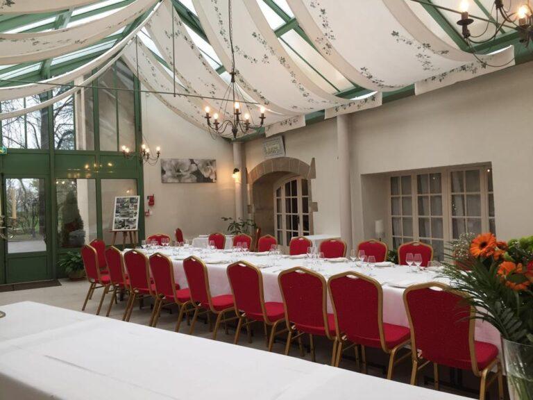 logis-le-relais-fleuri-1lieu1salle-salle-reunion.jpg