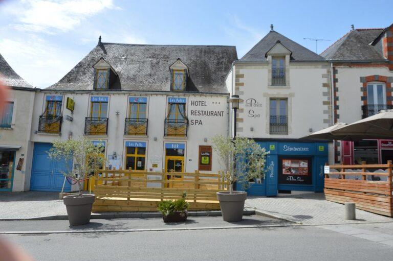 logis-les-palis-spa-1lieu1salle-agence.jpg