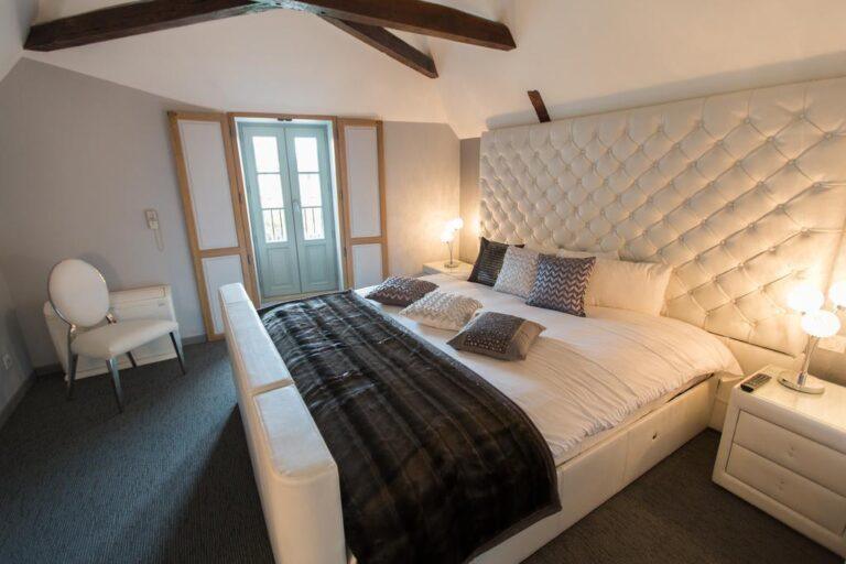 logis-les-palis-spa-1lieu1salle-reunions.jpg