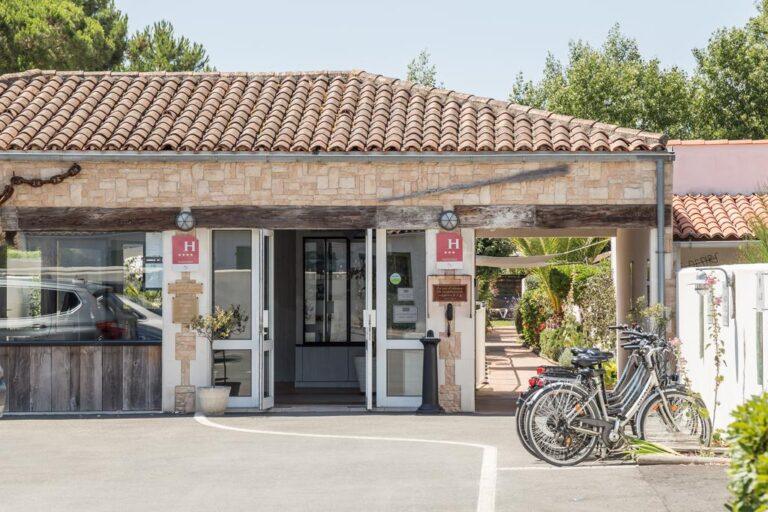 logis-plaisir-et-spa-1lieu1salle.jpg