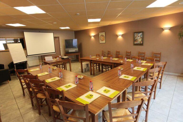 logis-prim-hotel-bagatelle-1lieusalle-salle-congres.jpg