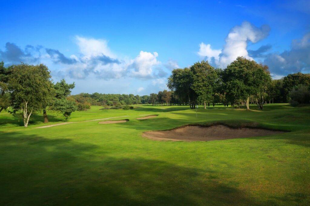 manoir-hotel-le-touquet-1lieu1salle-golf.jpg
