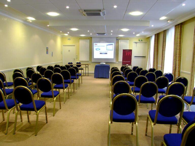 mercure-les-bains-romains-1lieu1salle-salle-seminaire.jpg