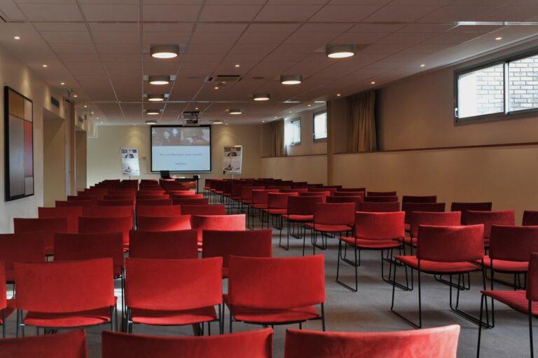 mercure-maurepas-saint-quentin-1lieu1salle-conference.jpg