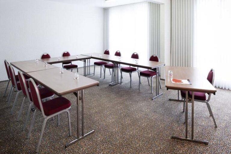 novotel-lens-noyelles-1lieu1salle-salle-booking.jpg