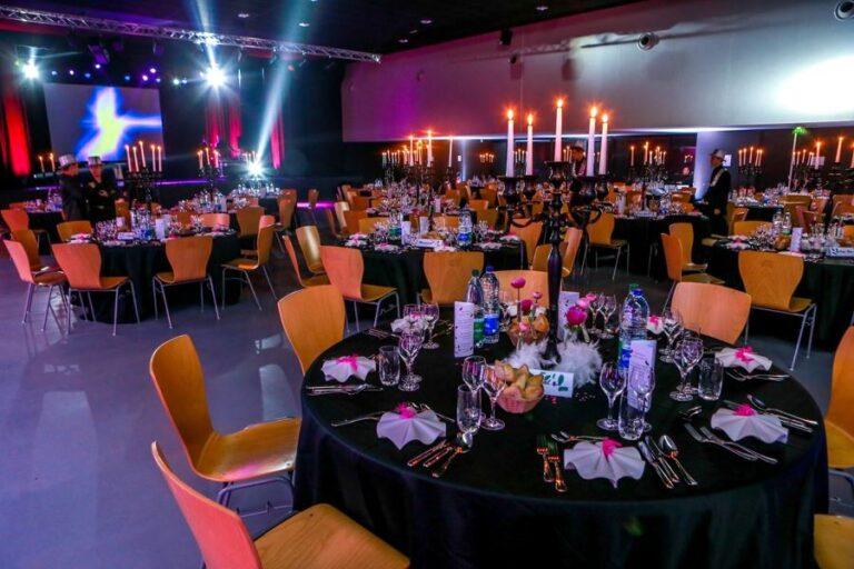 o-a-la-bouche-1lieu1salle-banquet.jpg