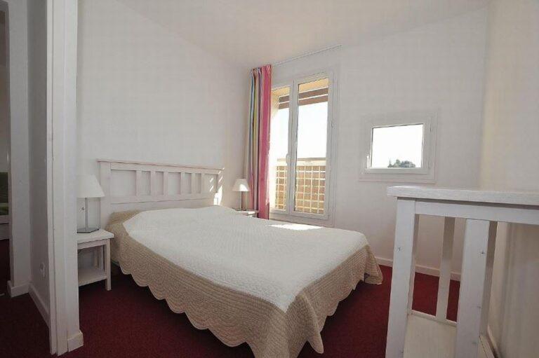 odalys-ile-d-or-chambre.jpg
