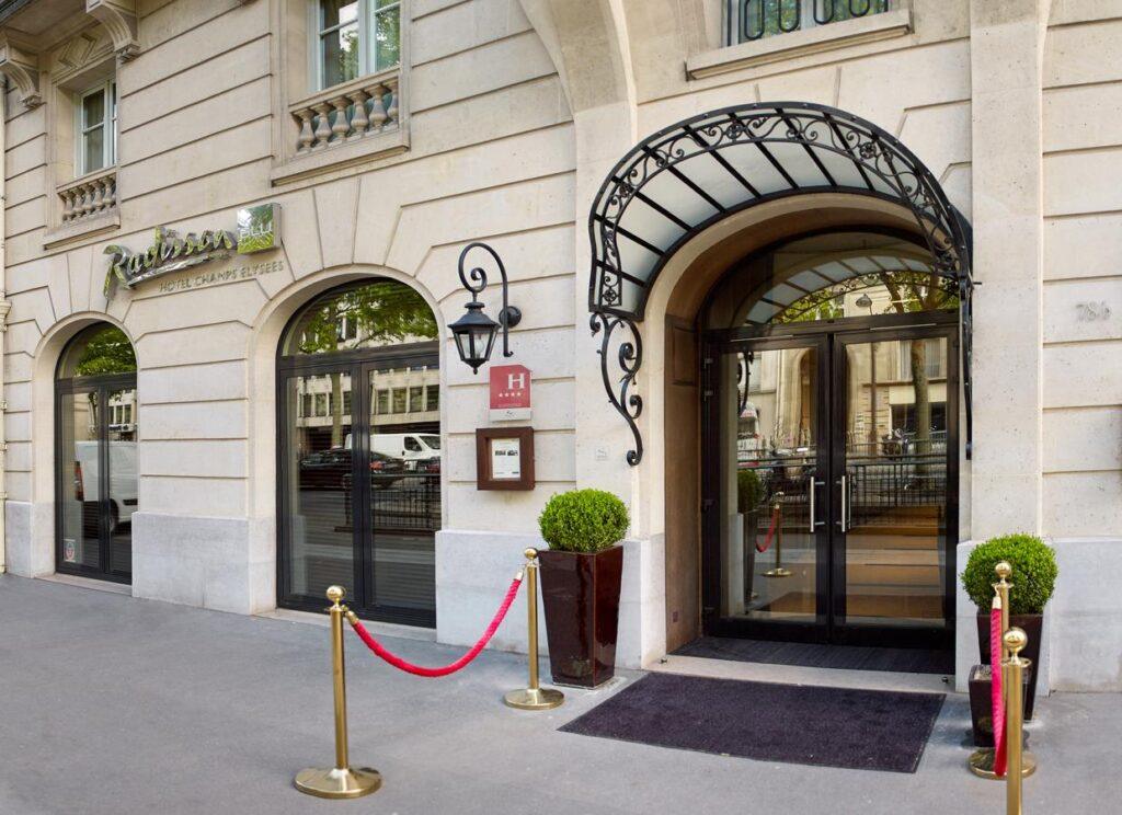 radisson-blu-hotel-champs-elysees-1.jpg