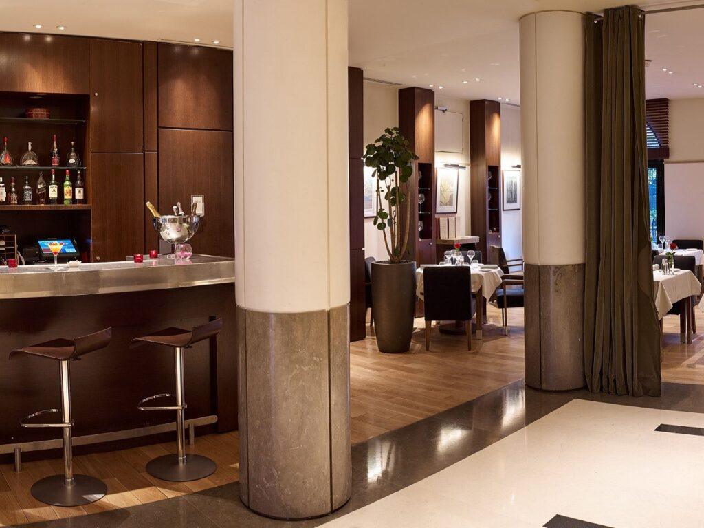 radisson-blu-hotel-champs-elysees-1lieu1salle-dejeuner-d-affaires.jpg