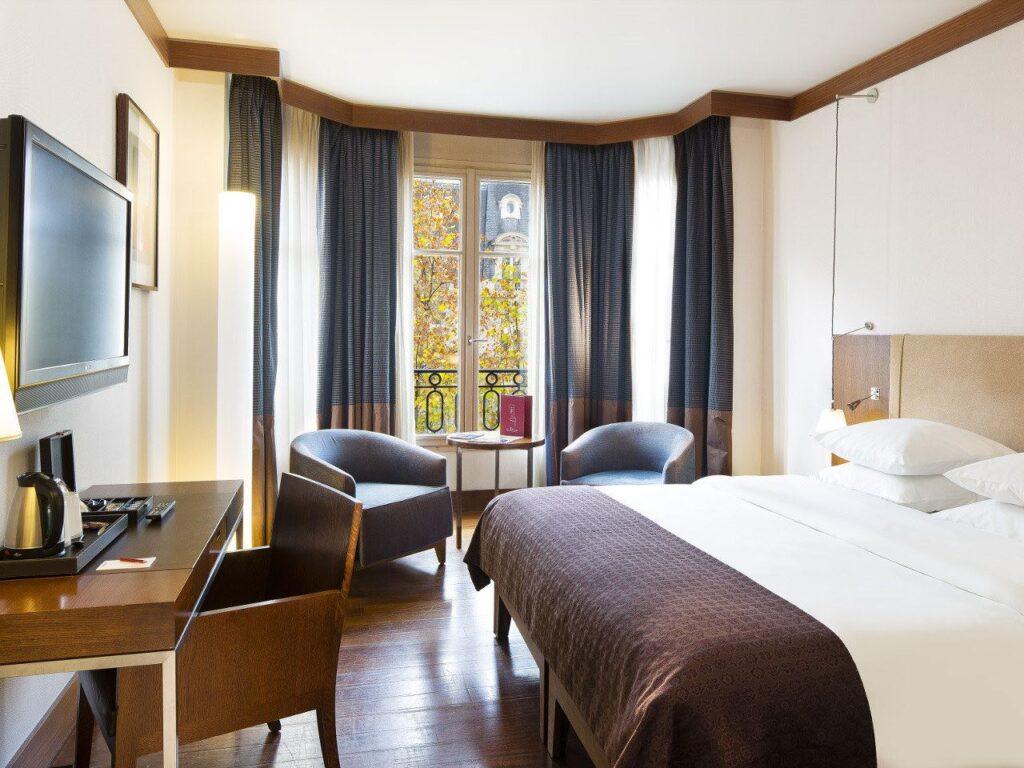 radisson-blu-hotel-champs-elysees-1lieu1salle-seminaire-residentiel.jpg