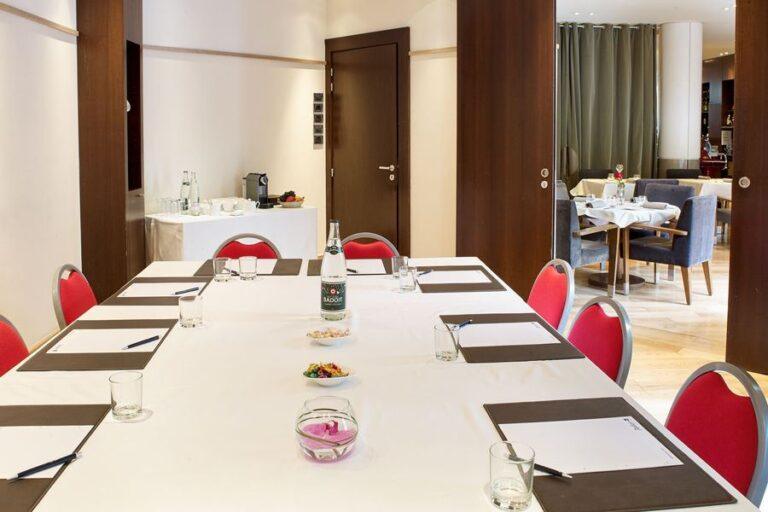 radisson-blu-hotel-champs-elysees-7.jpg