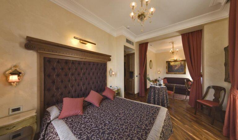hotel-forum-roma-1lieu1salle-restaurant-conventions.jpg