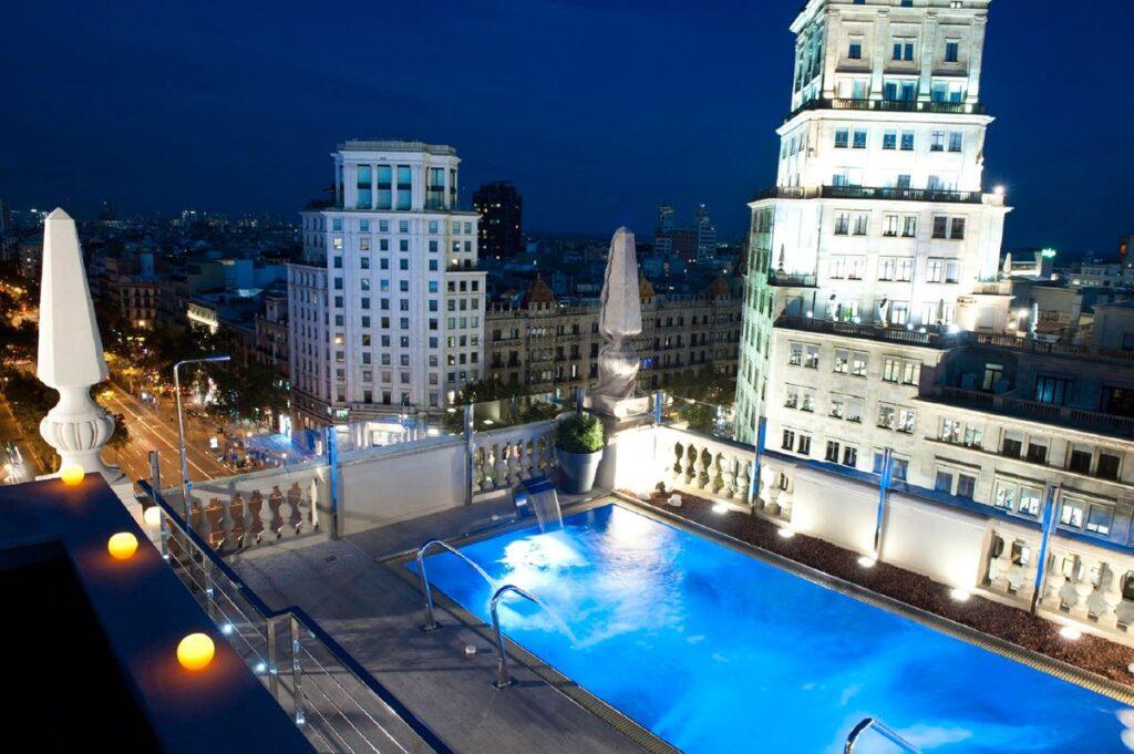 El-avenida-palace-barcelone-1lieu1salle-2-1.jpg