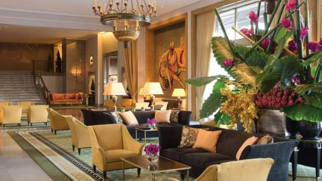 four-seasons-ritz-lisbon-1lieu1salle-almada-negreiros-lounge.jpeg