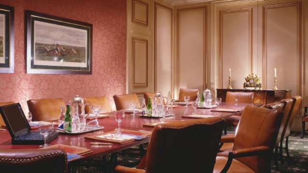 four-seasons-ritz-lisbon-1lieu1salle-boardroom.jpeg