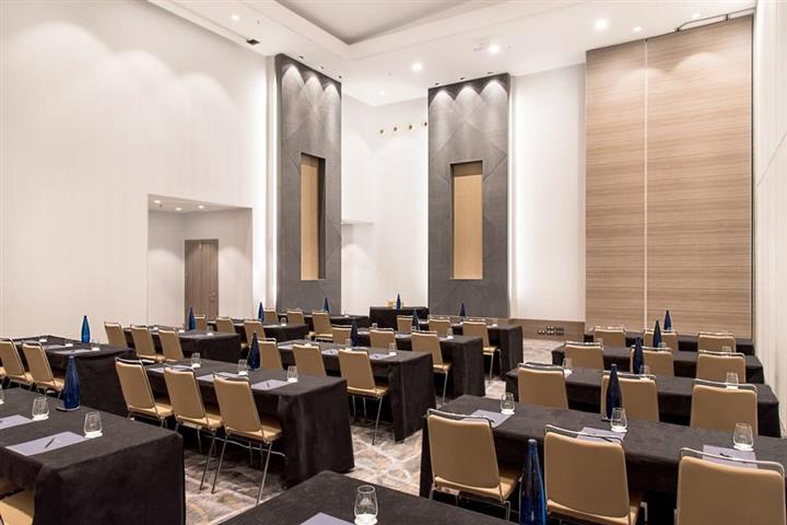 hilton-diagonal-mar-barcelona-1lieu1salle-ballroomA2.jpg