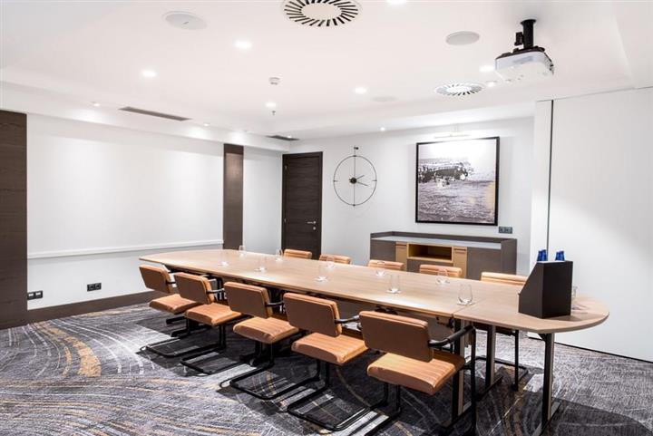 hilton-diagonal-mar-barcelona-1lieu1salle-meeting-room5.jpg