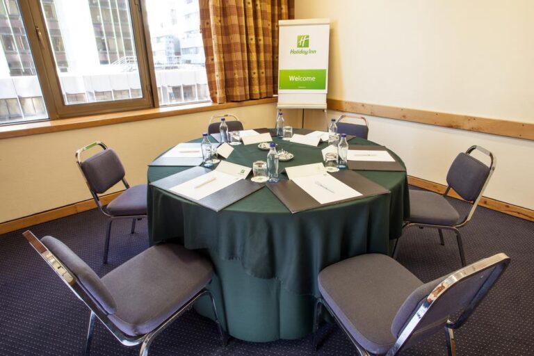 holiday-inn-lisbone-continental-1lieu1salle-conference.jpg