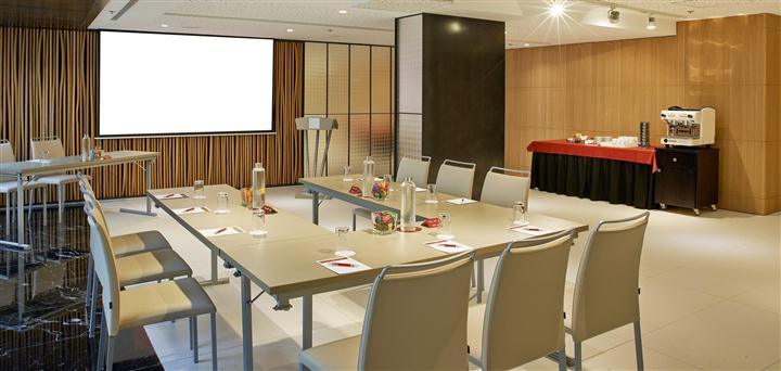 nh-collection-barcelona-gran-hotel-calderon-1lieu1salle-cerdena.jpg