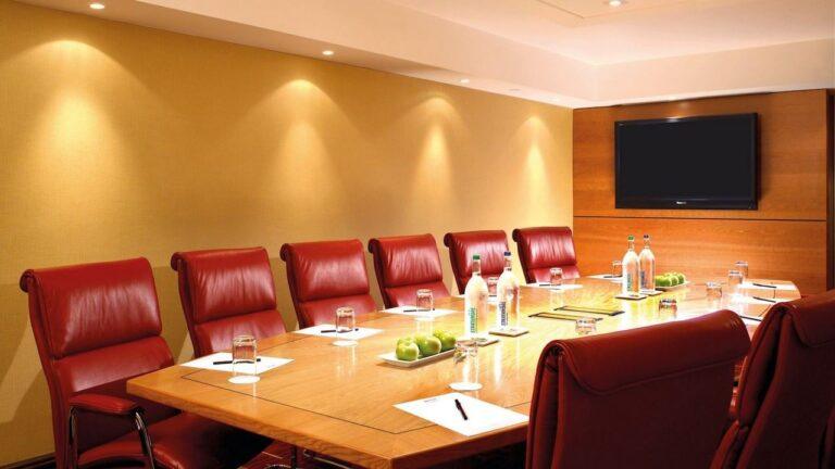 cardiff-marriott-1lieu1salle-conference.jpg