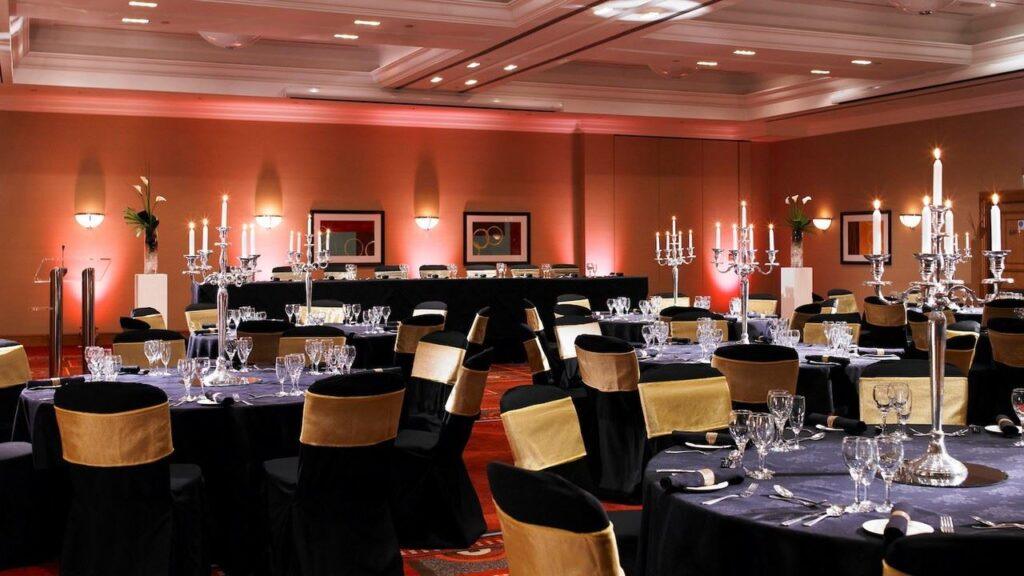 cardiff-marriott-1lieu1salle-meetings.jpg