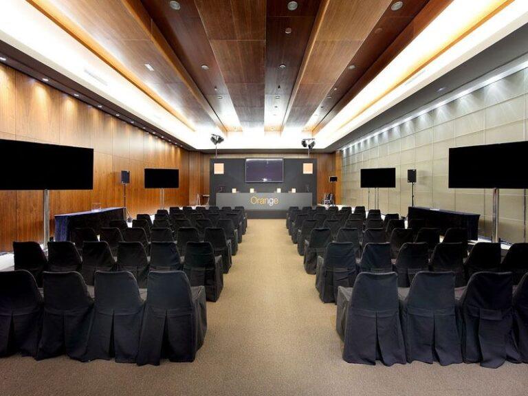 eurostars-madrid-tower-1lieu1salle-conference.jpg