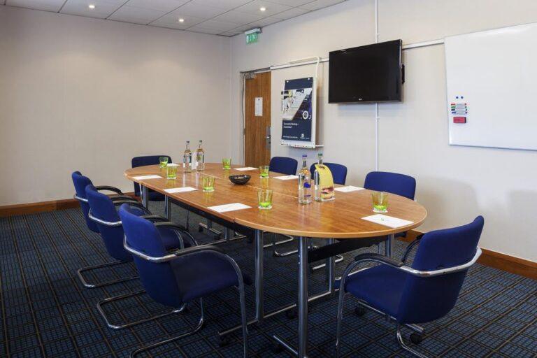 holiday-inn-cardiff-city-center-1lieu1salle-conferences.jpg