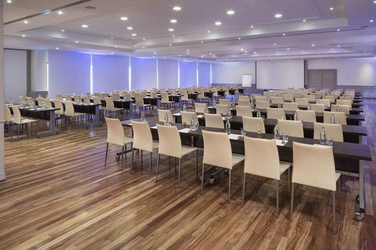 melia-barajas-1lieu1salle-conferences.jpg