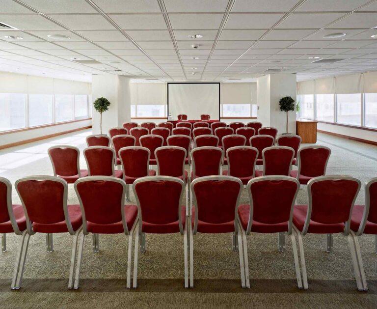 mercure-cardiff-1lieu1salle-meeting.jpg