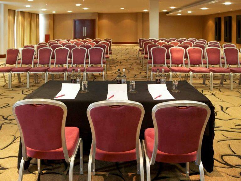 mercure-cardiff-1lieu1salle-reunions.jpg