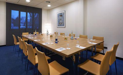 nh-bilbao-zubialde-1lieu1salle-conference.jpg