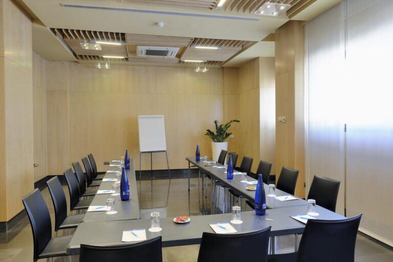 nh-madrid-tablas-1lieu1salle-congres.jpg