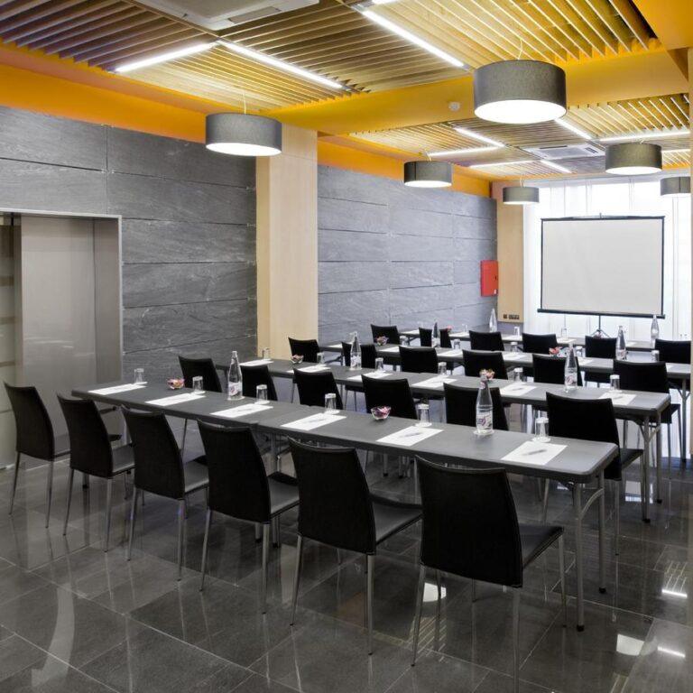 nh-madrid-tablas-1lieu1salle-meetings.jpg