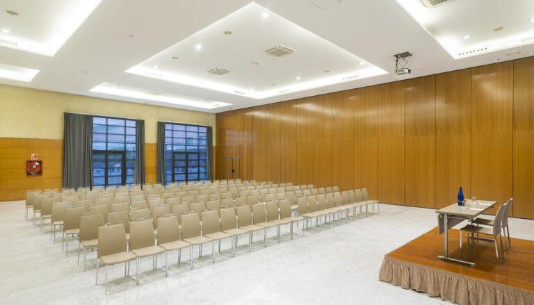 nh-malaga-1lieu1salle-seminaire.jpg
